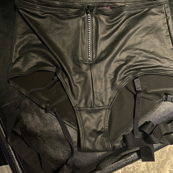 Rave Wear Worn once/never - Picture 8 of 11